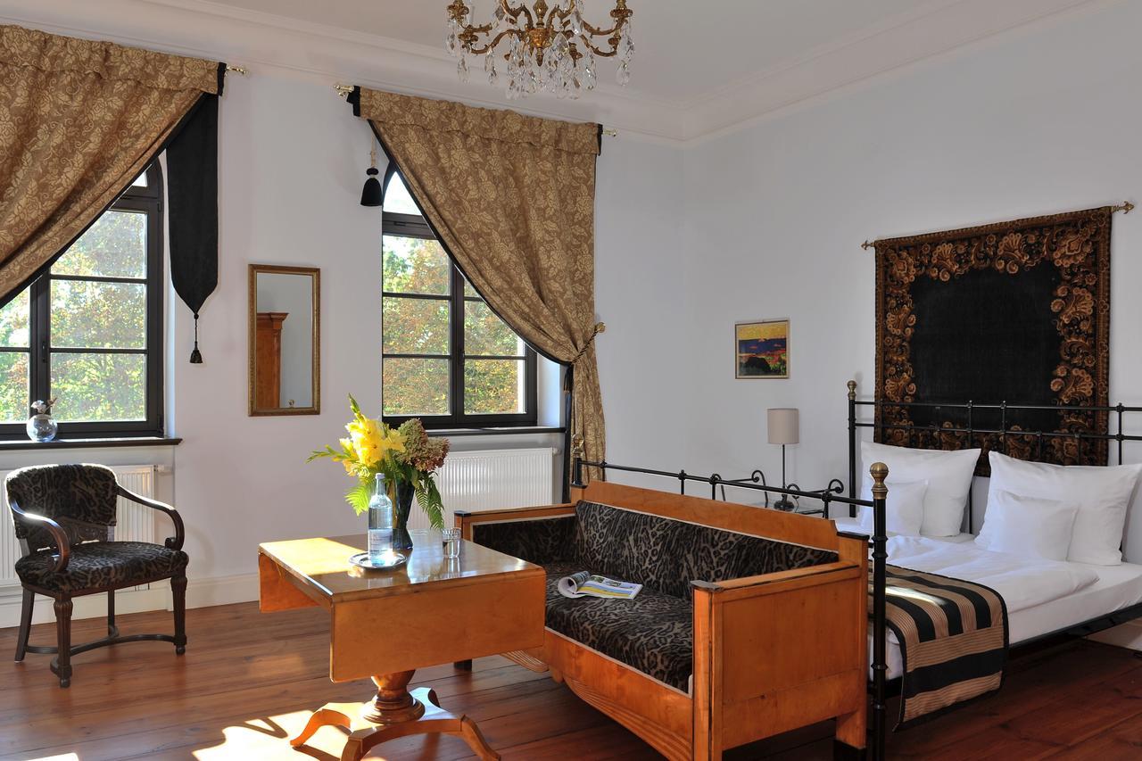 Schlosshotel Marihn Luaran gambar