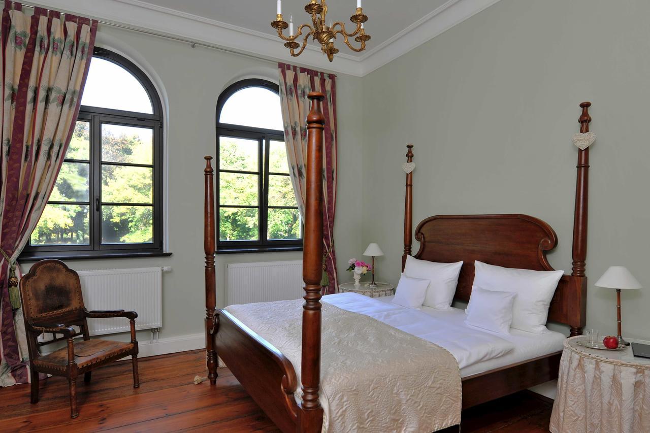 Schlosshotel Marihn Luaran gambar