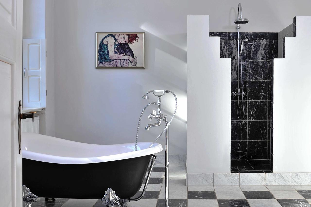 Schlosshotel Marihn Luaran gambar