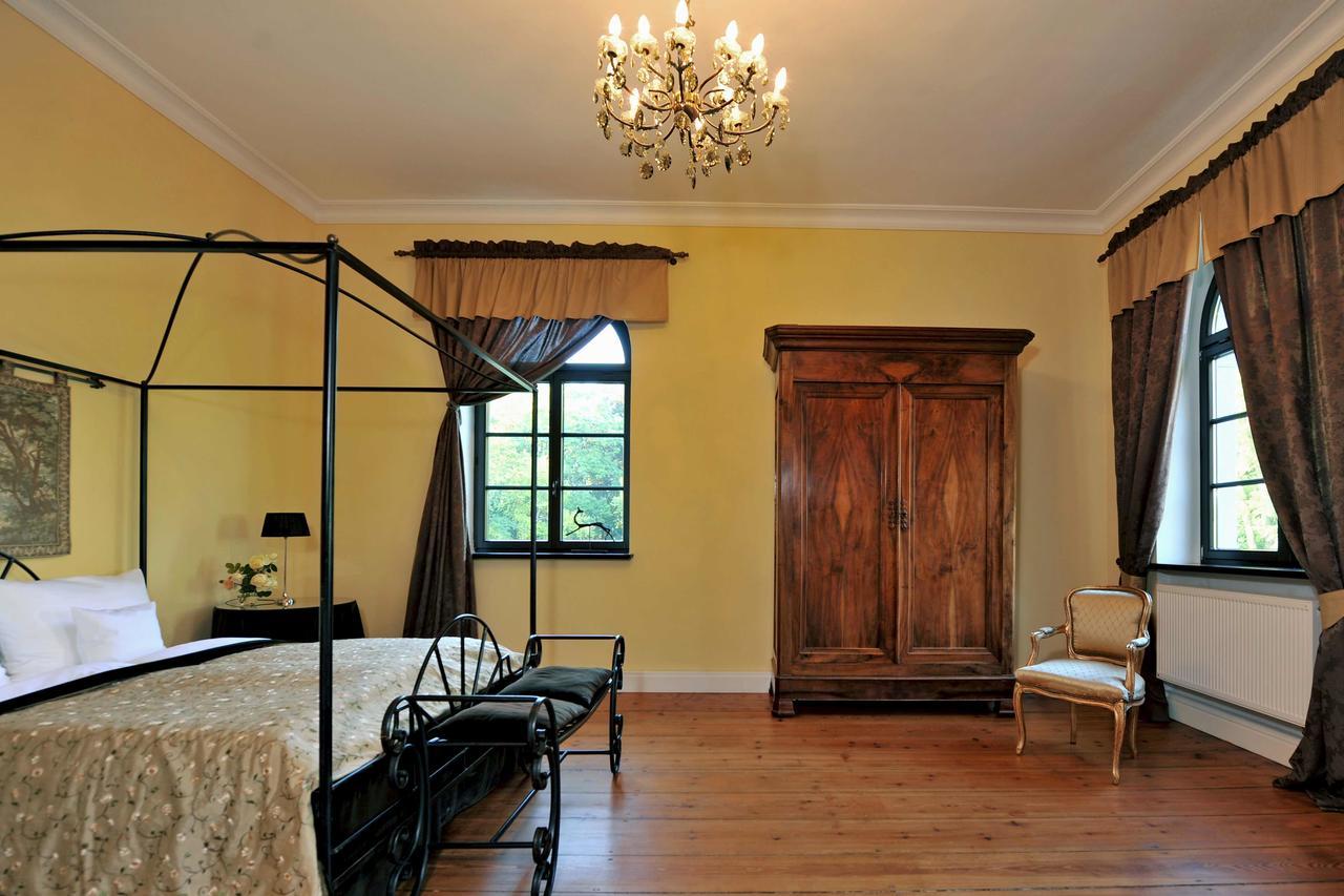 Schlosshotel Marihn Luaran gambar